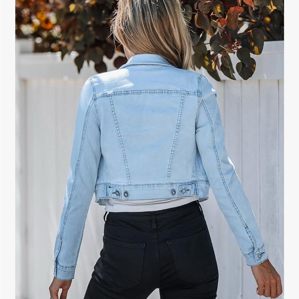 Cropped Light Blue Denim Jacket - Picture 2 of 6